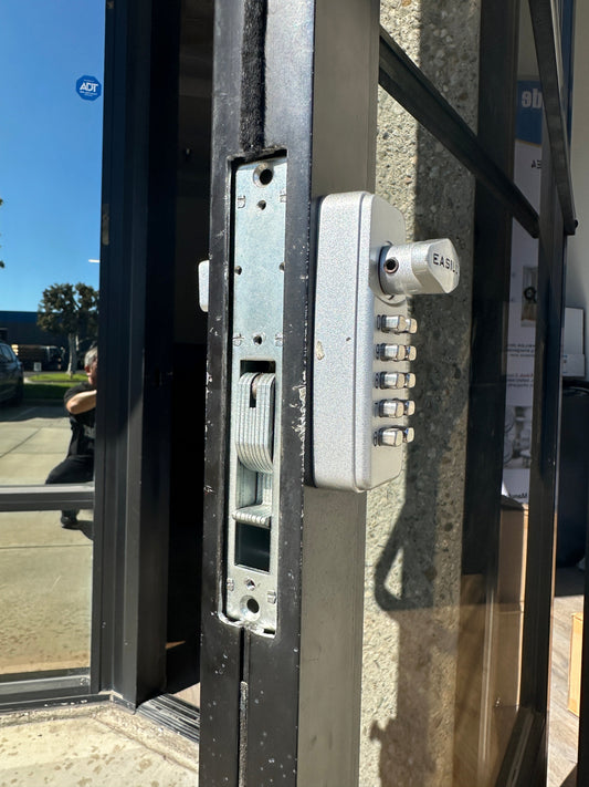 Property Managers: Stop Driving Across Town Just to Show a Unit! The No-Drill Keyless Solution for Commercial Leasing.